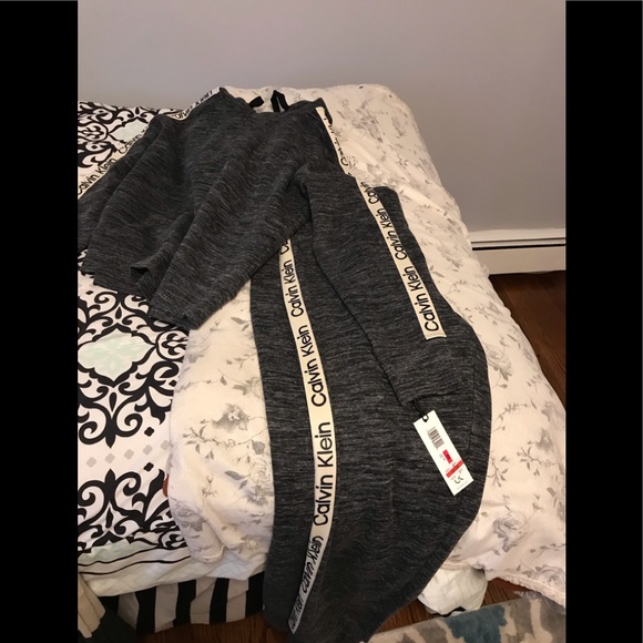 SOLD CALVIN KLEIN  gym wear - Picture 1 of 1